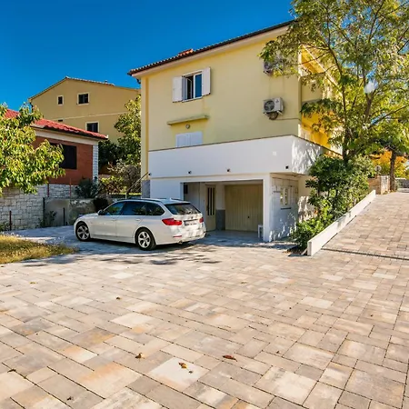 Amazing In With Wifi Apartament Baška