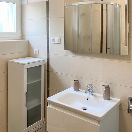 2 Bedroom In Baška